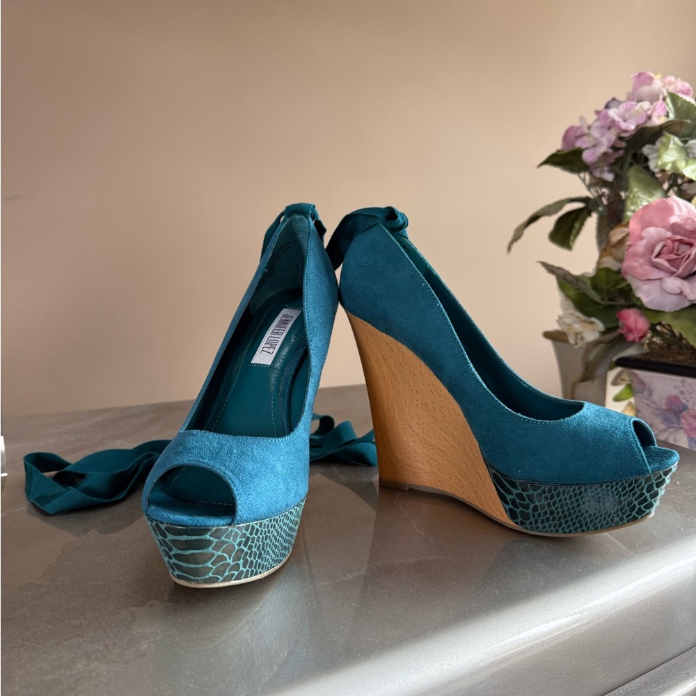 JENNIFER LOPEZ,”Sophia”, Women’s,Size 7.5M,High-Wedge,Teal,Peep-Toe Shoes, “EUC”